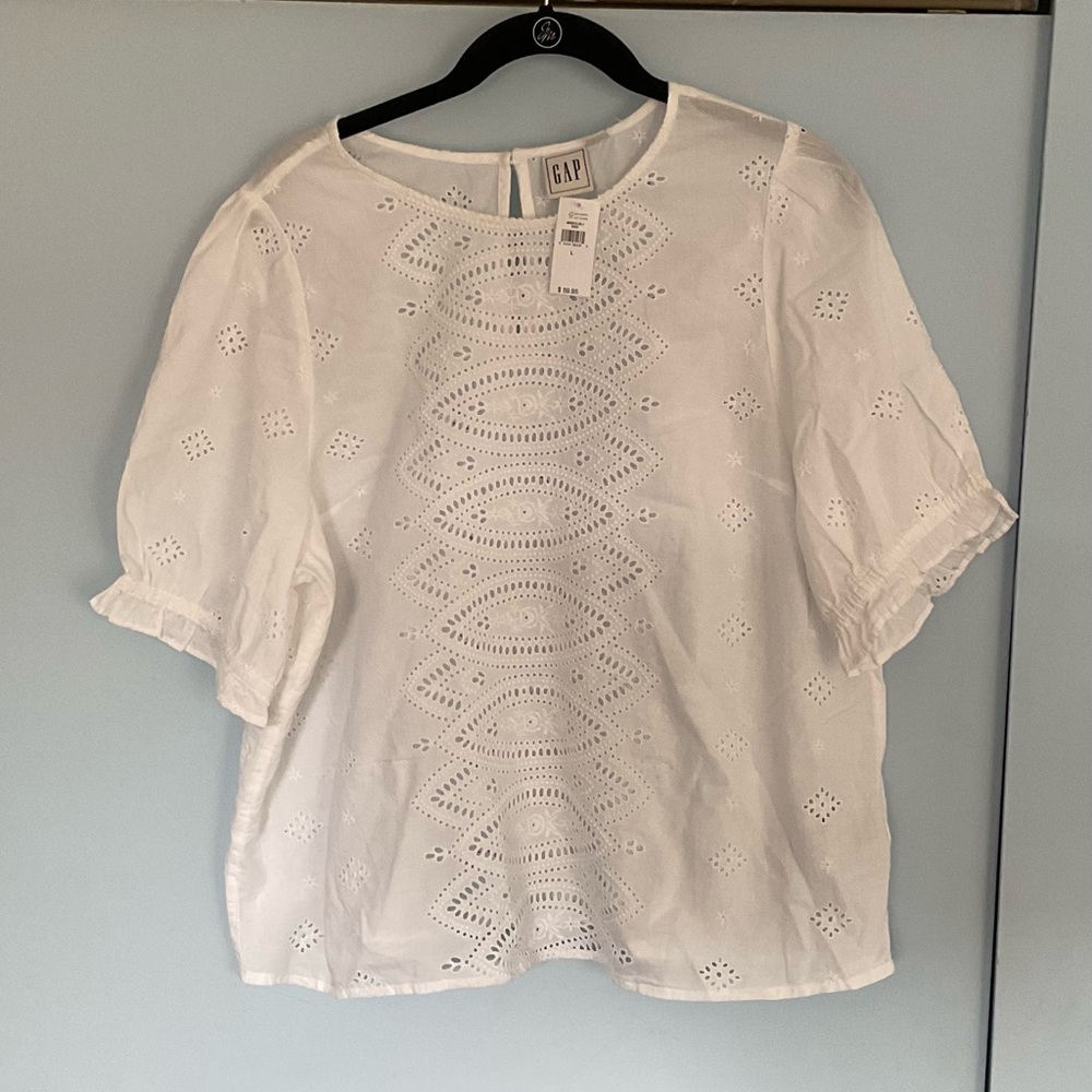 GAP Women's White Eyelet Top size large